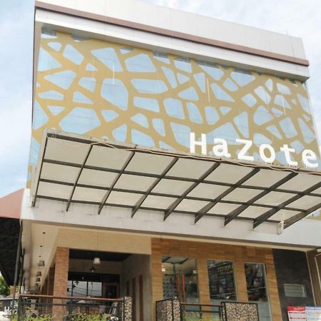 Hazotel Semarang Exterior foto